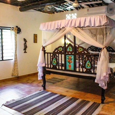 Tichi Villas - เดียนีบีช ภายนอก รูปภาพ