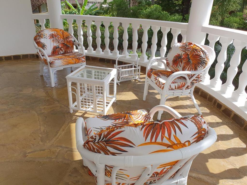 Tichi Villas - เดียนีบีช ภายนอก รูปภาพ