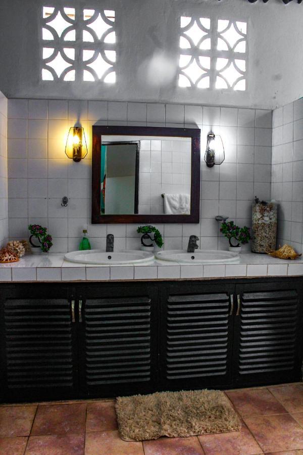 Tichi Villas - เดียนีบีช ภายนอก รูปภาพ